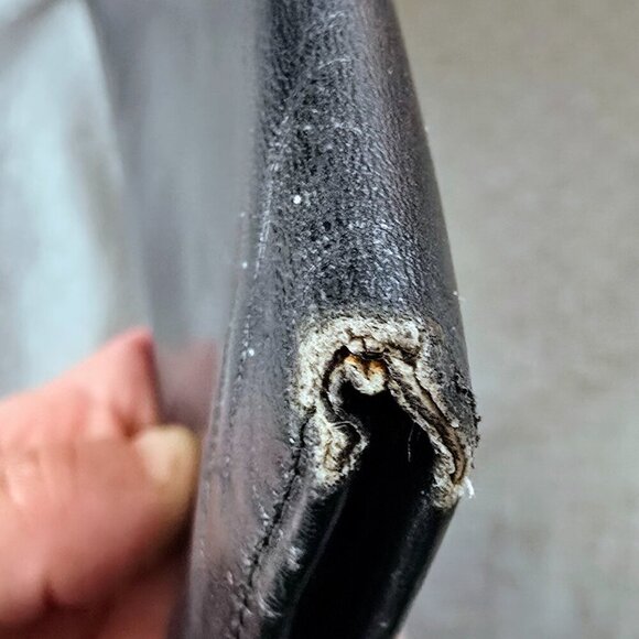 Vintage Dunhill Black Leather Bifold Wallet with Gold Accents - Picture 6 of 6